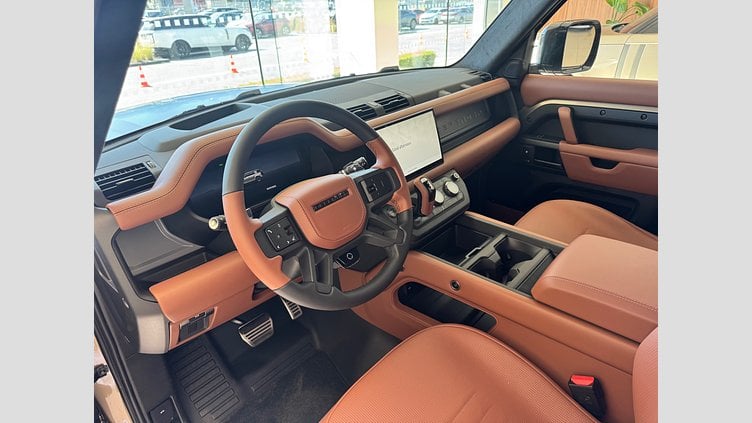 2025 SKLADOVÉ VOZIDLÁ Land Rover Defender 110 Petra Copper DEFENDER 110 OCTA