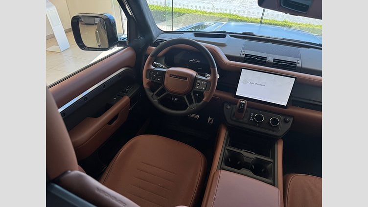 2025 SKLADOVÉ VOZIDLÁ Land Rover Defender 110 Petra Copper DEFENDER 110 OCTA