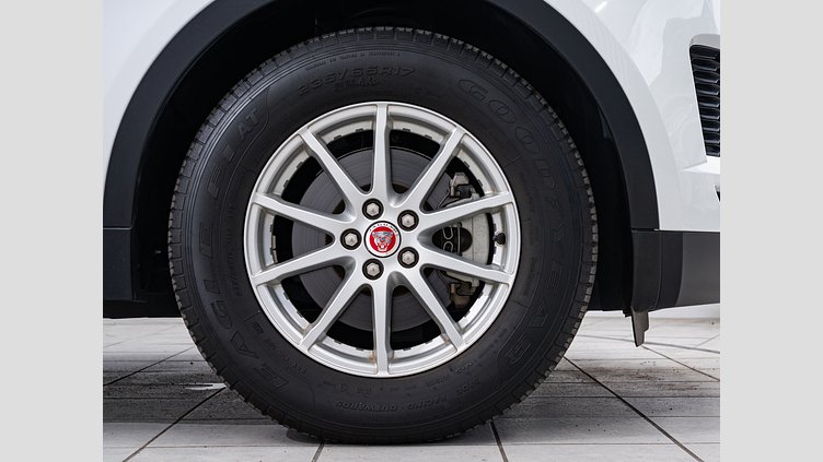 2018 認定中古車 Jaguar E-Pace フジホワイト P200 オートマチック全輪駆動 S