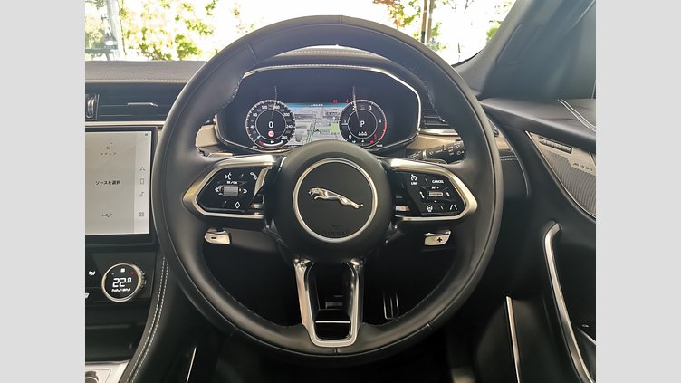 2023 認定中古車 Jaguar F-Pace オストゥーニパールホワイト D204 AWD（オートマチック）MHEV R-DYNAMIC SE