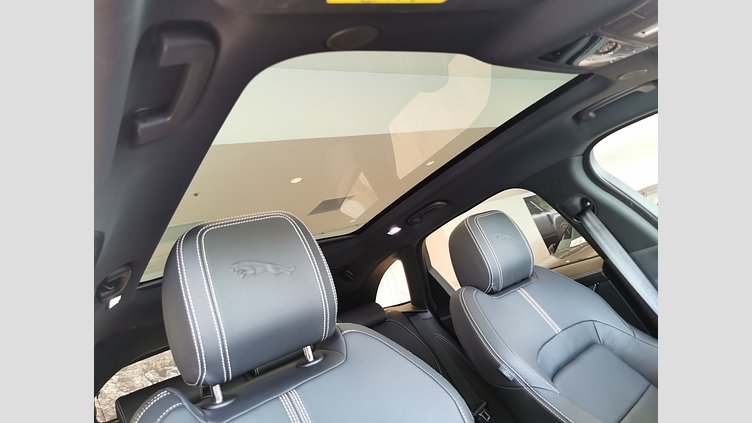 2023 認定中古車 Jaguar F-Pace オストゥーニパールホワイト D204 AWD（オートマチック）MHEV R-DYNAMIC SE