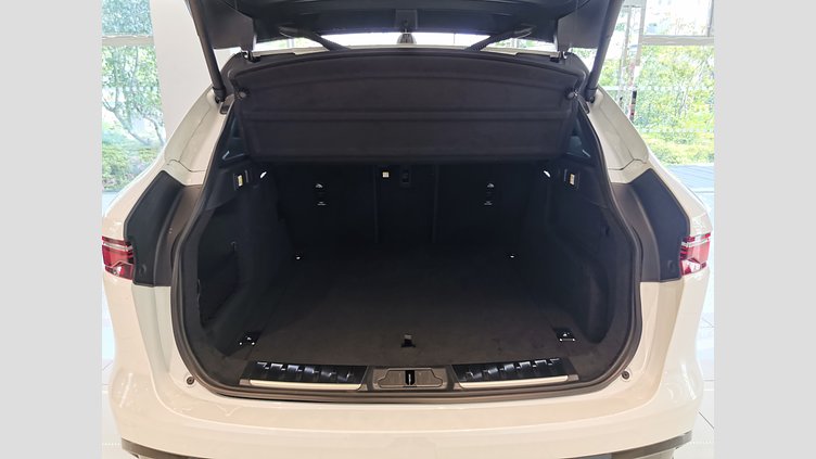 2023 認定中古車 Jaguar F-Pace オストゥーニパールホワイト D204 AWD（オートマチック）MHEV R-DYNAMIC SE