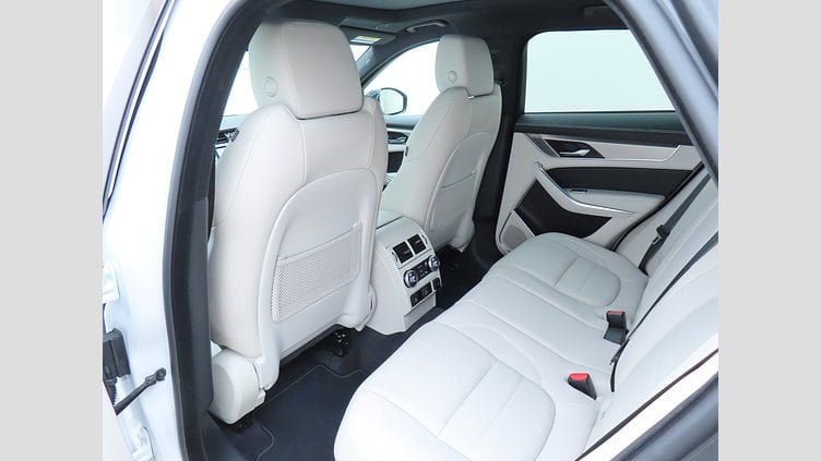 2025 認定中古車 Jaguar F-Pace オストゥーニパールホワイト D200 AWD（オートマチック）MHEV R-DYNAMIC SE