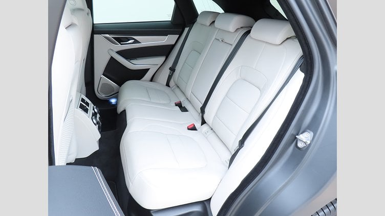 2025 認定中古車 Jaguar F-Pace オストゥーニパールホワイト D200 AWD（オートマチック）MHEV R-DYNAMIC SE
