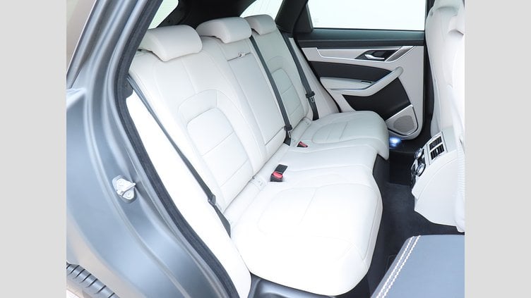 2025 認定中古車 Jaguar F-Pace オストゥーニパールホワイト D200 AWD（オートマチック）MHEV R-DYNAMIC SE