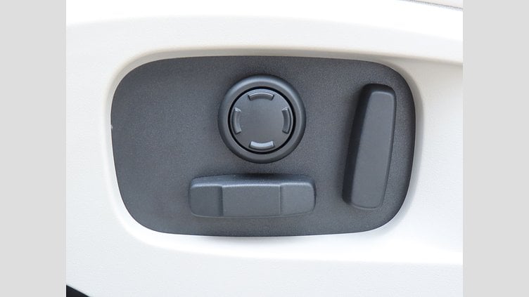 2025 認定中古車 Jaguar F-Pace オストゥーニパールホワイト D200 AWD（オートマチック）MHEV R-DYNAMIC SE