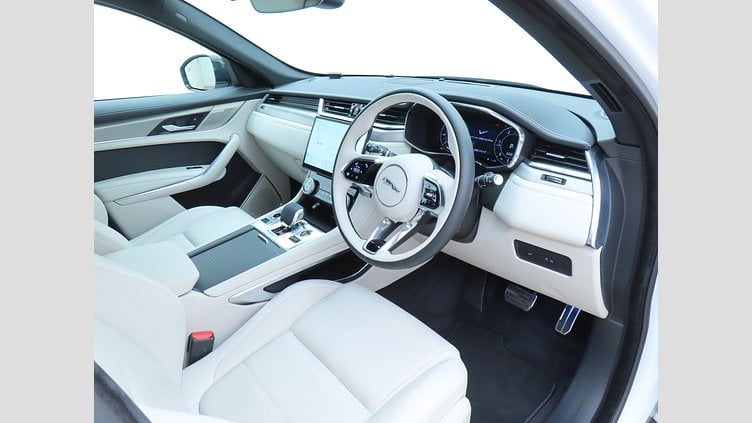 2025 認定中古車 Jaguar F-Pace オストゥーニパールホワイト D200 AWD（オートマチック）MHEV R-DYNAMIC SE