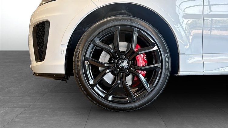 2021 Begagnad Land Rover Range Rover Sport Ostuni Pearl White AWD SVR P575