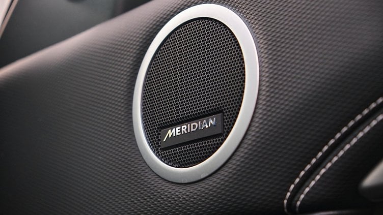 2025 Approved Land Rover Discovery Varesine Blue D250 Dynamic SE