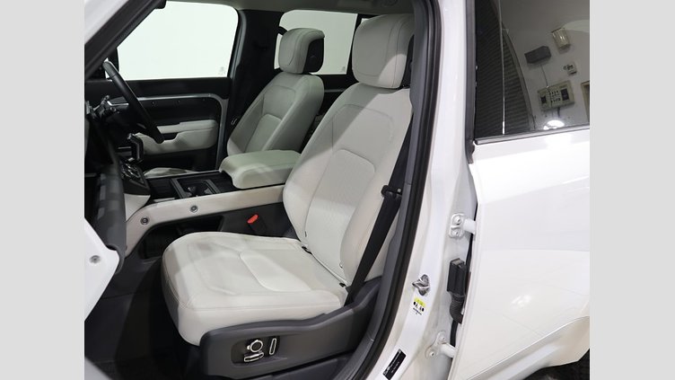 2022 認定中古車 Land Rover Defender 130 フジホワイト D300 AWD AUTOMATIC MHEV FIRST EDITION