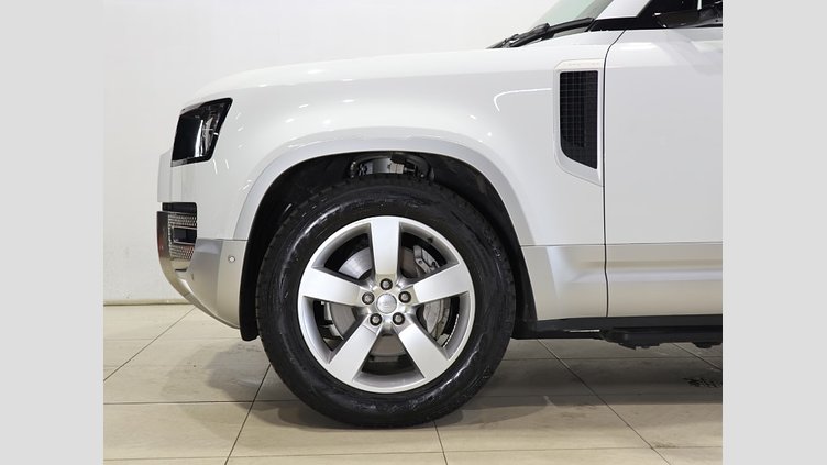2022 認定中古車 Land Rover Defender 130 フジホワイト D300 AWD AUTOMATIC MHEV FIRST EDITION