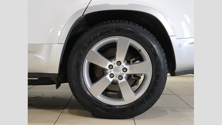 2022 認定中古車 Land Rover Defender 130 フジホワイト D300 AWD AUTOMATIC MHEV FIRST EDITION