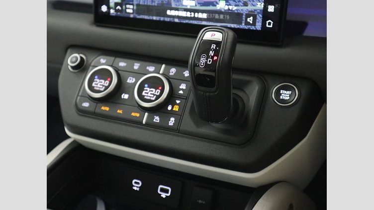 2022 認定中古車 Land Rover Defender 130 フジホワイト D300 AWD AUTOMATIC MHEV FIRST EDITION