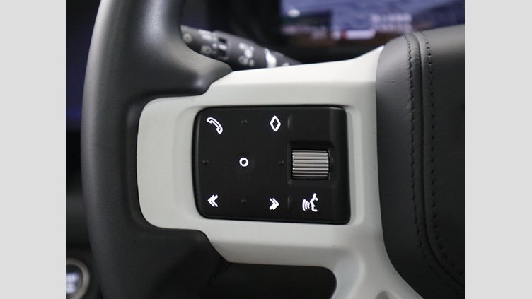 2022 認定中古車 Land Rover Defender 130 フジホワイト D300 AWD AUTOMATIC MHEV FIRST EDITION