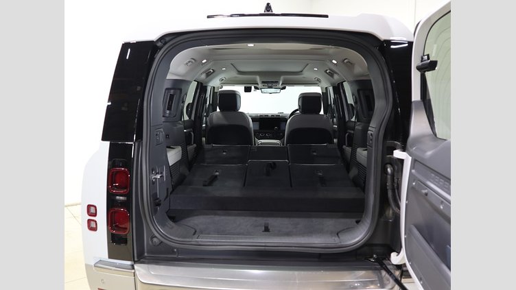 2022 認定中古車 Land Rover Defender 130 フジホワイト D300 AWD AUTOMATIC MHEV FIRST EDITION