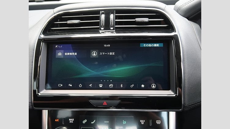 2019 認定中古車 Jaguar XE ユーロンホワイト P250 RWD AUTOMATIC 4 door Saloon S