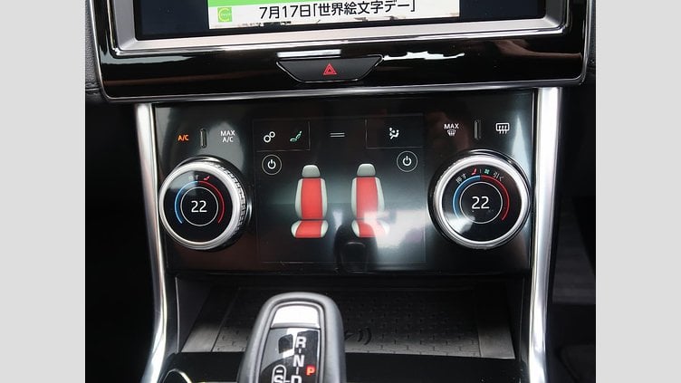 2019 認定中古車 Jaguar XE ユーロンホワイト P250 RWD AUTOMATIC 4 door Saloon S