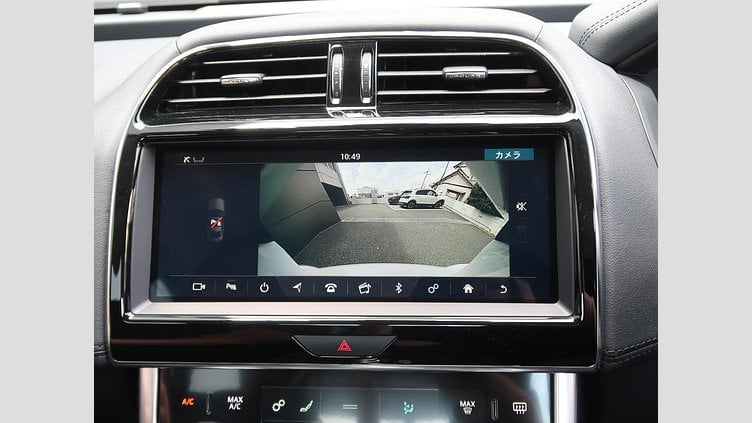 2019 認定中古車 Jaguar XE ユーロンホワイト P250 RWD AUTOMATIC 4 door Saloon S