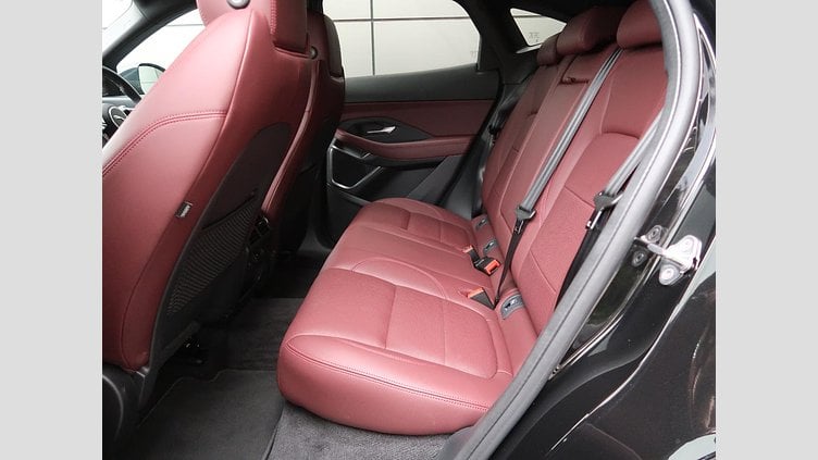 2024 認定中古車 Jaguar E-Pace サントリーニブラック D200マイルドハイブリッド（ディーゼル） R-DYNAMIC SE