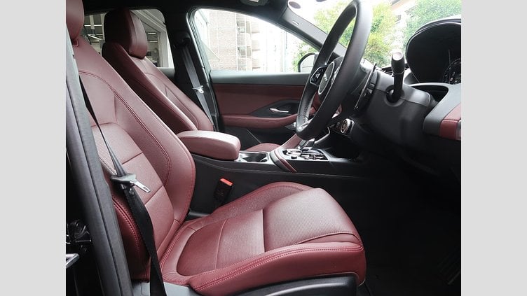 2024 認定中古車 Jaguar E-Pace サントリーニブラック D200マイルドハイブリッド（ディーゼル） R-DYNAMIC SE