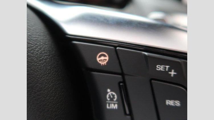 2021 認定中古車 Jaguar F-Type ユーロンホワイト P300 オートマチック 後輪駆動 F-TYPEコンバーチブル R-DYNAMIC
