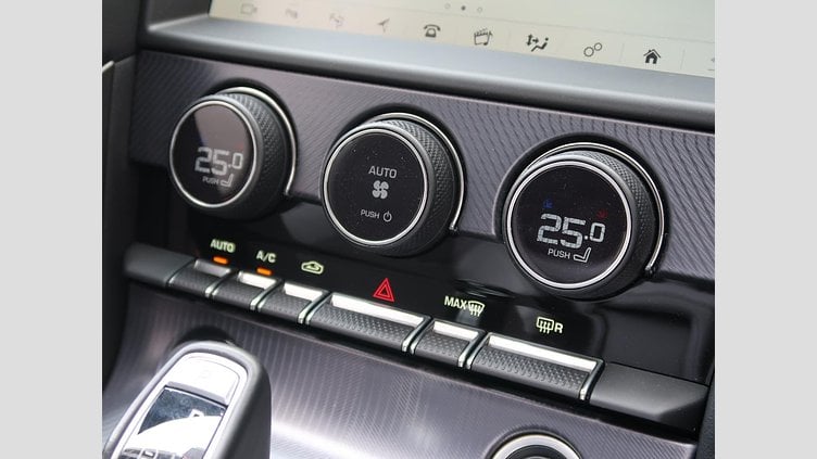 2021 認定中古車 Jaguar F-Type ユーロンホワイト P300 オートマチック 後輪駆動 F-TYPEコンバーチブル R-DYNAMIC