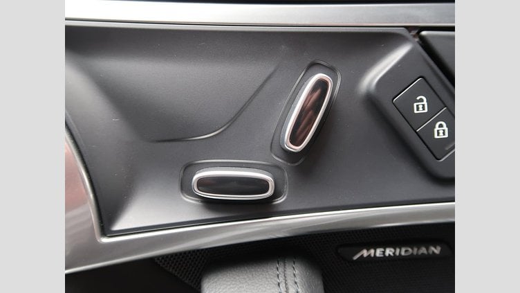2021 認定中古車 Jaguar F-Type ユーロンホワイト P300 オートマチック 後輪駆動 F-TYPEコンバーチブル R-DYNAMIC