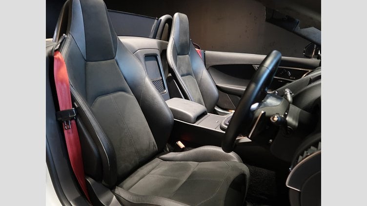 2021 認定中古車 Jaguar F-Type ユーロンホワイト P300 オートマチック 後輪駆動 F-TYPEコンバーチブル R-DYNAMIC
