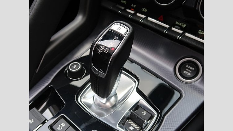 2021 認定中古車 Jaguar F-Type ユーロンホワイト P300 オートマチック 後輪駆動 F-TYPEコンバーチブル R-DYNAMIC