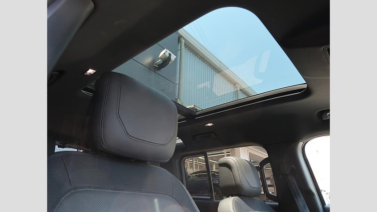2022 認定中古車 Land Rover Defender 110 サントリーニブラック D300 AWD（AT） X-DYNAMIC HSE