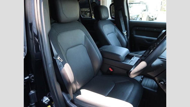 2022 認定中古車 Land Rover Defender 110 サントリーニブラック D300 AWD（AT） X-DYNAMIC HSE