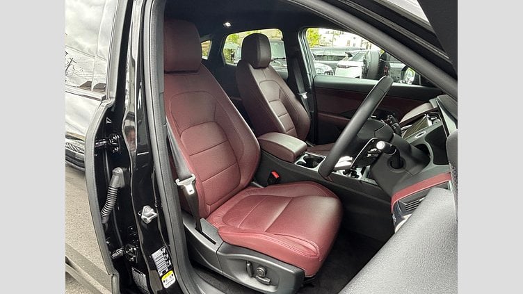 2024 認定中古車 Jaguar E-Pace サントリーニブラック D200（ディーゼル） R-DYNAMIC SE