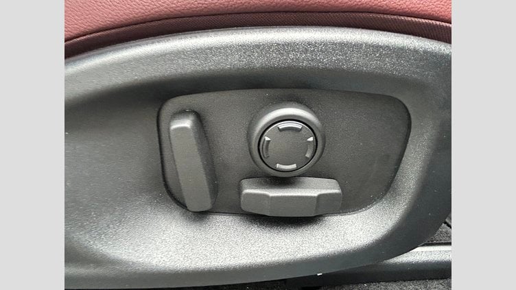 2024 認定中古車 Jaguar E-Pace サントリーニブラック D200（ディーゼル） R-DYNAMIC SE