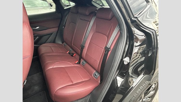 2024 認定中古車 Jaguar E-Pace サントリーニブラック D200（ディーゼル） R-DYNAMIC SE