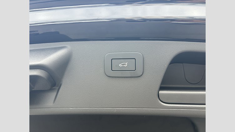 2024 認定中古車 Jaguar E-Pace サントリーニブラック D200（ディーゼル） R-DYNAMIC SE