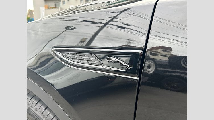 2024 認定中古車 Jaguar E-Pace サントリーニブラック D200（ディーゼル） R-DYNAMIC SE