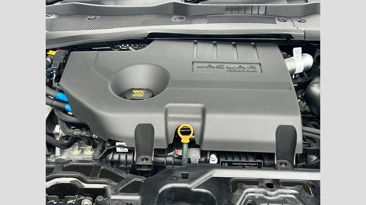2024 認定中古車 Jaguar E-Pace サントリーニブラック D200（ディーゼル） R-DYNAMIC SE