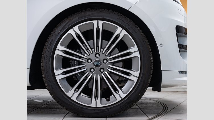 2023 認定中古車 Land Rover Range Rover Sport フジホワイト 3.0リッター6気筒300PSターボチャージドディーゼルMHEV（オートマチック） DYNAMIC HSE