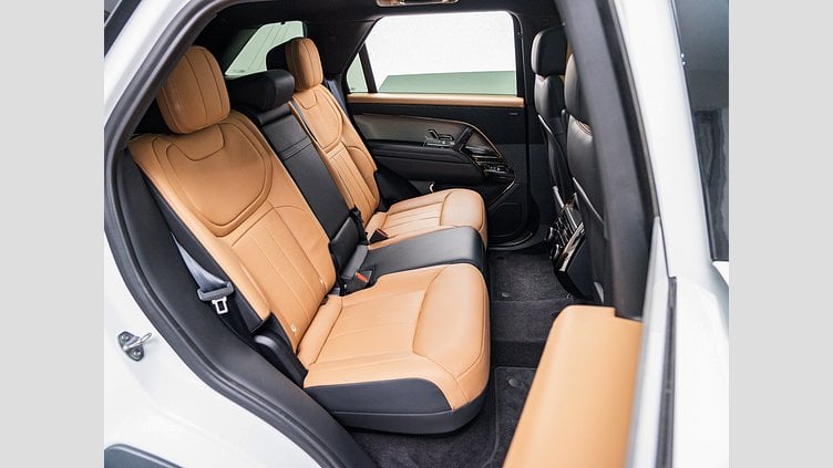 2023 認定中古車 Land Rover Range Rover Sport フジホワイト 3.0リッター6気筒300PSターボチャージドディーゼルMHEV（オートマチック） DYNAMIC HSE