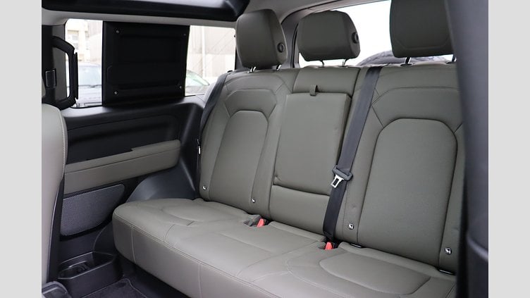 2022 認定中古車 Land Rover Defender 90 シリコンシルバー P300 AWD（AT） XS EDITION