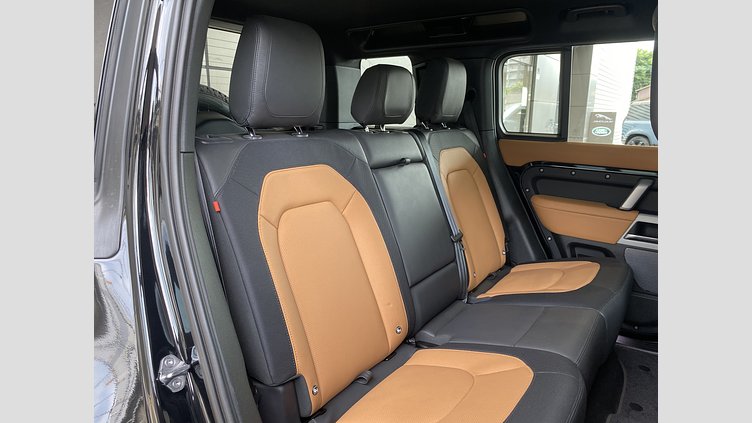 2023 認定中古車 Land Rover Defender 110 サントリーニブラック D300 AWD（AT） X-DYNAMIC HSE