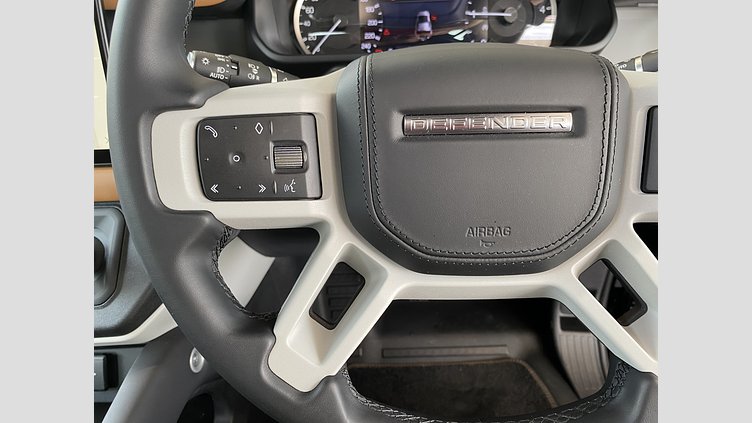 2023 認定中古車 Land Rover Defender 110 サントリーニブラック D300 AWD（AT） X-DYNAMIC HSE