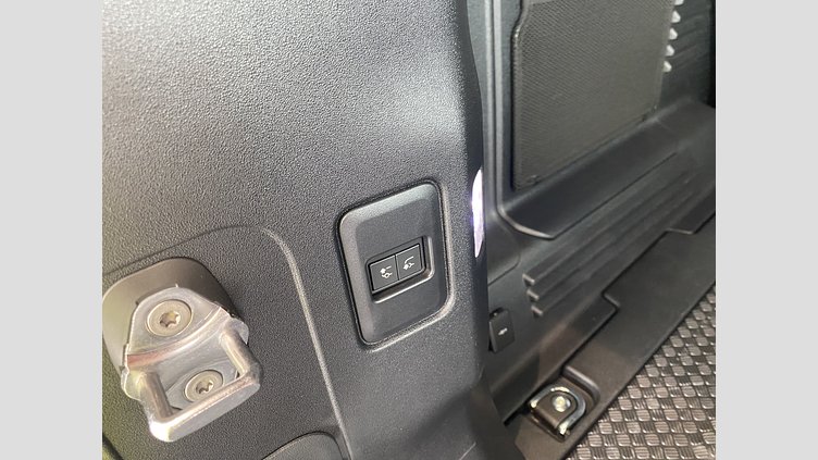 2023 認定中古車 Land Rover Defender 110 サントリーニブラック D300 AWD（AT） X-DYNAMIC HSE