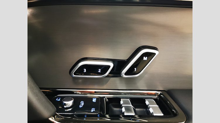2023 認定中古車 Land Rover Range Rover Sport アイガーグレイ 3.0リッター6気筒300PSターボチャージドディーゼルMHEV（オートマチック） DYNAMIC HSE