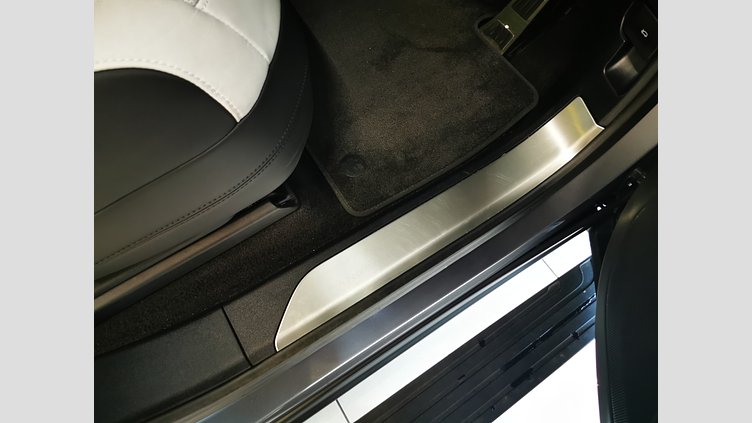 2023 認定中古車 Land Rover Range Rover Sport アイガーグレイ 3.0リッター6気筒300PSターボチャージドディーゼルMHEV（オートマチック） DYNAMIC HSE