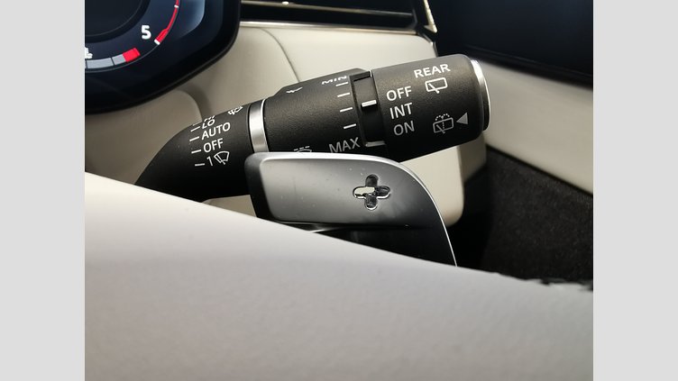 2023 認定中古車 Land Rover Range Rover Sport アイガーグレイ 3.0リッター6気筒300PSターボチャージドディーゼルMHEV（オートマチック） DYNAMIC HSE