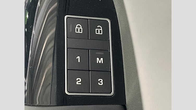 2020 認定中古車 Land Rover Range Rover Sport カルパチアングレイ INGENIUM 3.0L 6気筒ディーゼル MHEV 300PS HSE DYNAMIC BLACK