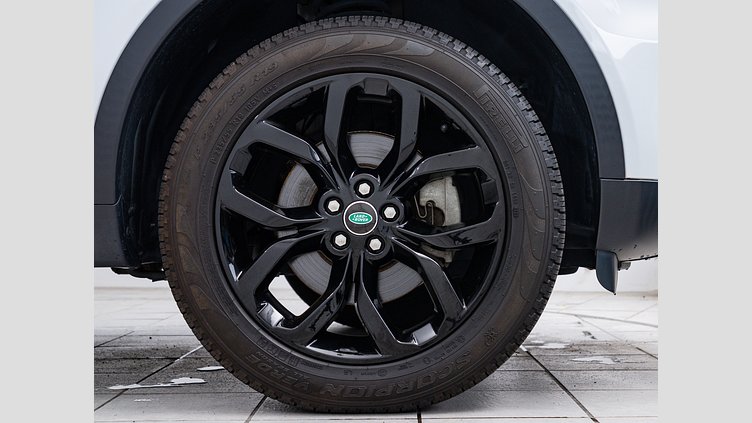 2017 認定中古車 Land Rover Discovery Sport Yulong White 2.0 litre Si4 Petrol HSE