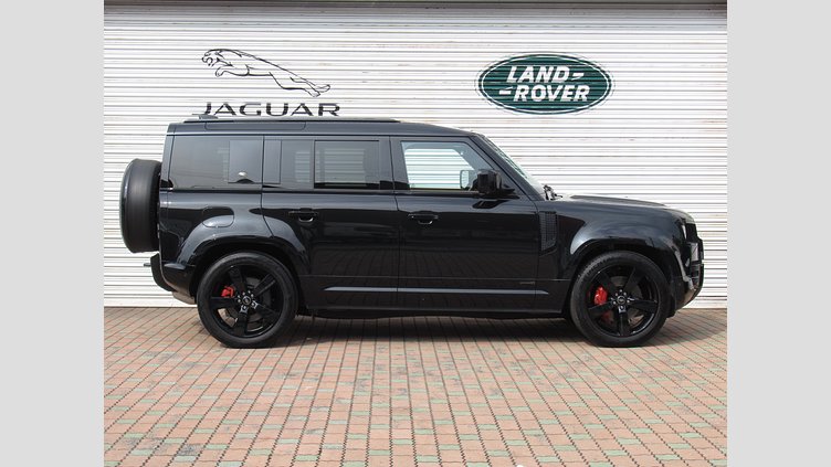2022 認定中古車 Land Rover Defender 110 サントリーニブラック D300 AWD（AT） X