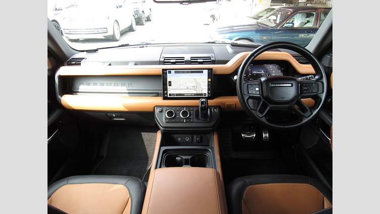 2022 認定中古車 Land Rover Defender 110 サントリーニブラック D300 AWD（AT） X